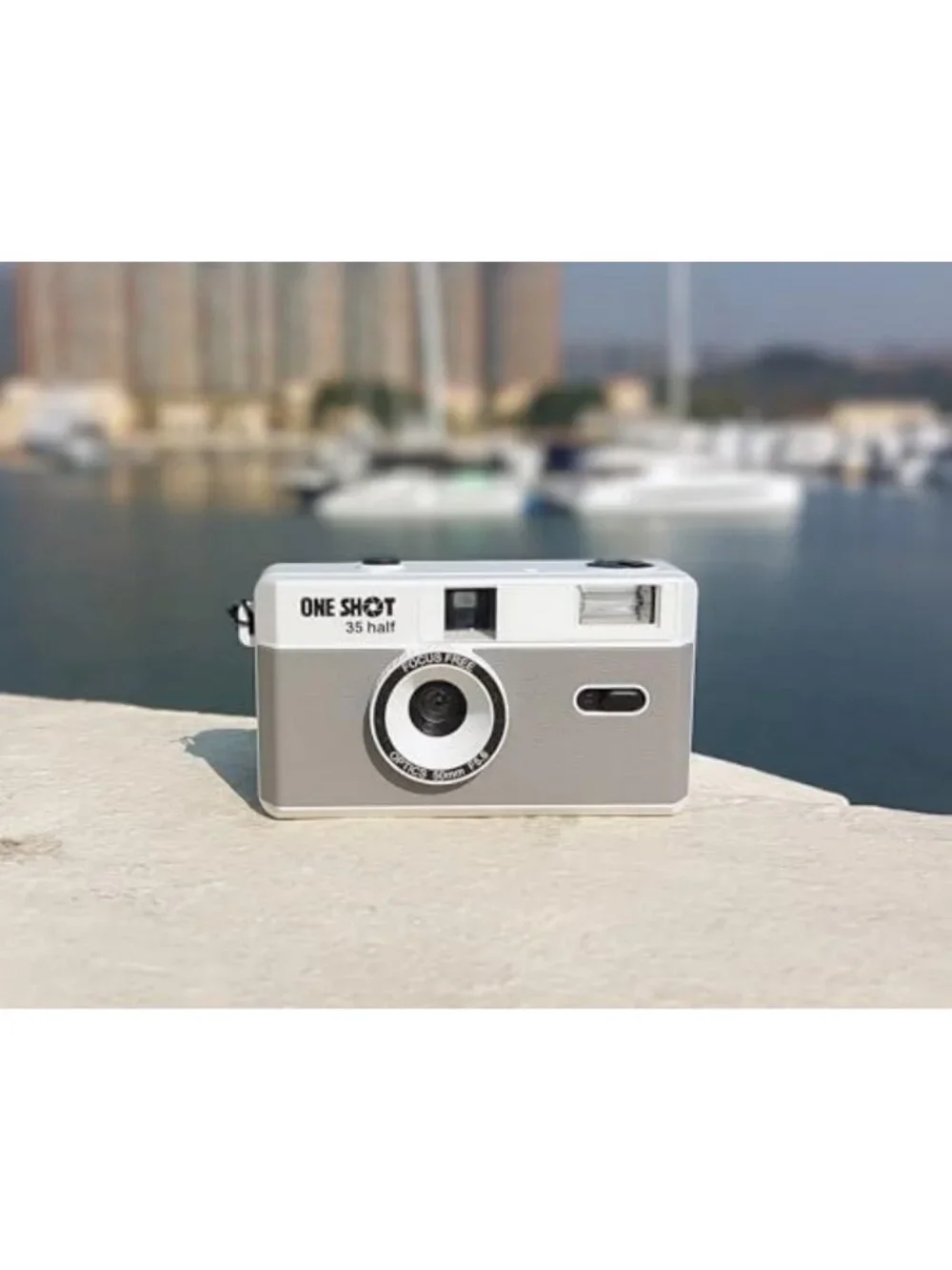 Reusable Retro 35mm Point and Shoot Camera with Built-in Flash & Film Included